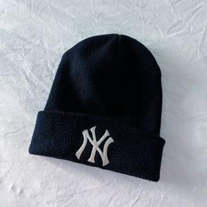 Navy Blue NY Yankees Beanie Hat